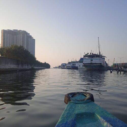 Mengarungi Goyangan Ombak Sunda Kelapa